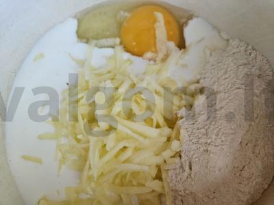 Švelnūs obuolių blynai su cukraus pudra Žingsnis 2