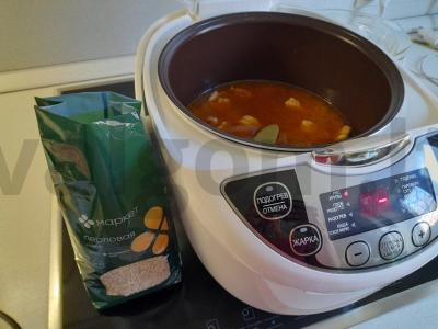 Sotūs perliniai kruopos su daržovėmis ir vištiena Žingsnis 4