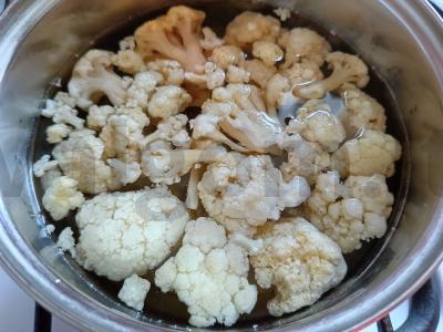 Kepta žiedinė kopūstė lengvame tešloje Žingsnis 2