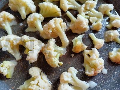 Kepta žiedinė kopūstė lengvame tešloje Žingsnis 5