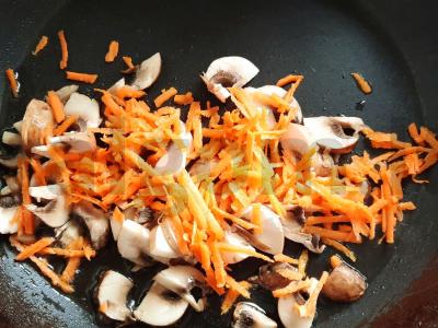 Blynai su sojų faršu ir šampinjonais „Nem“ Žingsnis 1