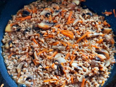 Blynai su sojų faršu ir šampinjonais „Nem“ Žingsnis 3