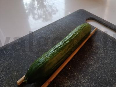 Kinietiška agurkų salotos Žingsnis 1