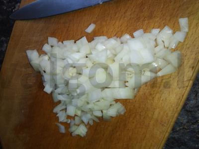 Kepama kiauliena su bulvėmis ir svogūnais tešlos puode oro grilyje Žingsnis 4