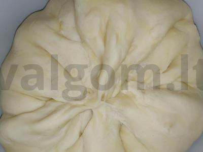 Kepama kiauliena su bulvėmis ir svogūnais tešlos puode oro grilyje Žingsnis 12