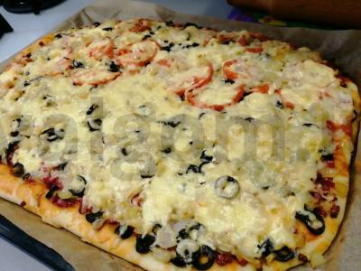 Pica su grybais ir dešra pagrindine nuotrauka