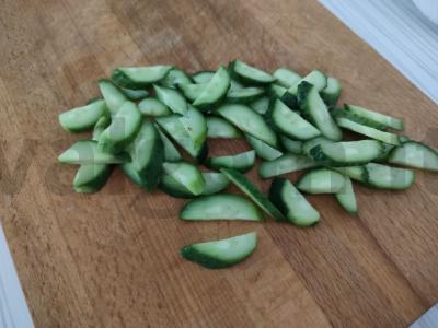 Salotos su šviežiais daržovėmis ir kukurūzais Žingsnis 1