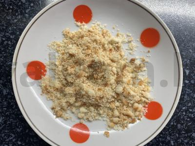 Kava su ledais, sausainiais ir ruduoju cukrumi Žingsnis 3