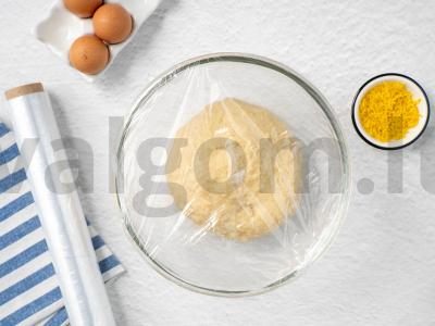 Vatrushkos su citrininiais varškės ir razinomis Žingsnis 4