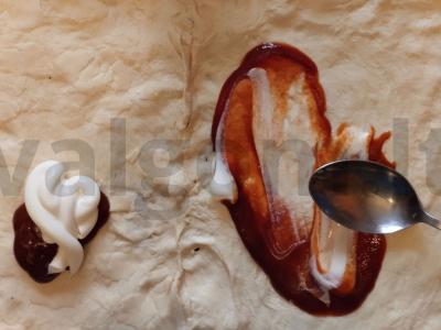 Namų pica su grybais, dešra ir kaparėliais Žingsnis 1