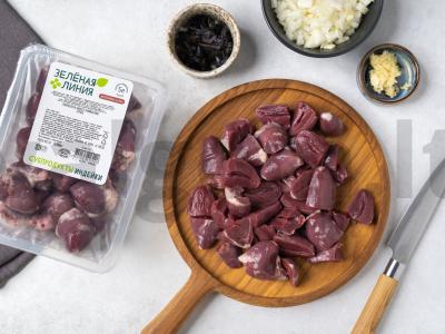 Kalakutų širdelės grietinėlės padaže Žingsnis 1