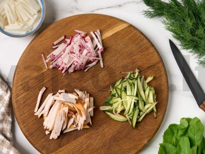 Okroška su rūkytomis vištienos krūtinėlėmis ir avinžirniais ant balto kvaso Žingsnis 3