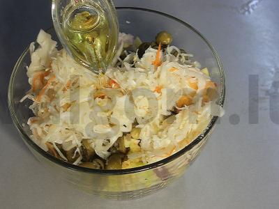 Burokėlių salotas su raugintais kopūstais ir alyvuogėmis Žingsnis 7