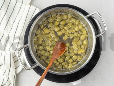 Brusnicų uogienė su obuoliais Žingsnis 4