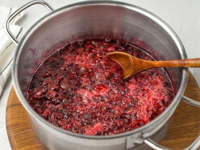 Brusnicų uogienė su obuoliais Žingsnis 6