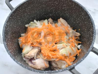 Troškinta vištiena pomidorų padaže Žingsnis 2