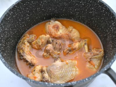 Troškinta vištiena pomidorų padaže Žingsnis 6