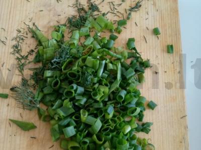 Vištienos kumpio salotos su marinuotais agurkėliais ir žirneliais Žingsnis 5