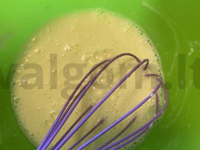 Vieniški vafliai su grietinėlėmis Žingsnis 4