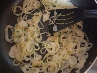 Sūrio ir svogūnų pyragas Žingsnis 2