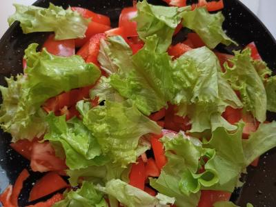 Šiltas salotas su traškiais baklažanais ir fetos sūriu Žingsnis 3