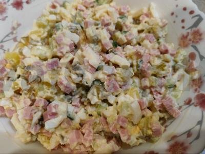 Šviežias Olivier salotas be žirnių Žingsnis 11