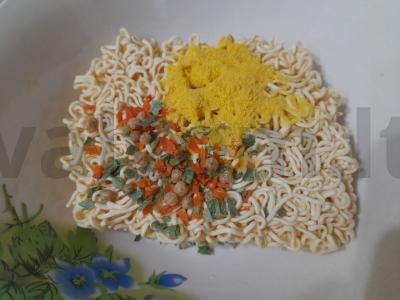 Patingėlių sriuba su greitai paruošiamais makaronais ir kiaušiniu poštu Žingsnis 5