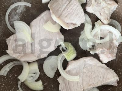 Kepta kiaulienos kaklasnukis su žolelėmis Žingsnis 2