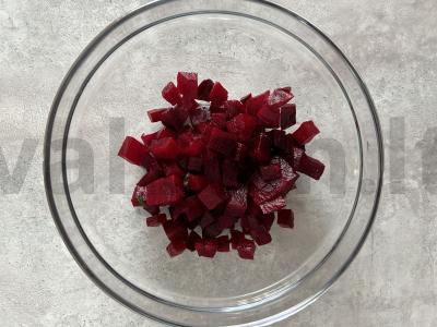 Vinegretas su marinuotais voveraitėmis Žingsnis 3