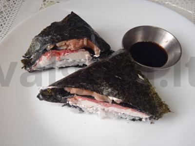 Sushi sumuštinis su varškės sūriu, imbieru ir silke pagrindine nuotrauka