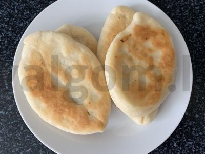 Kepti pyragėliai su varške ir krapais pagrindine nuotrauka