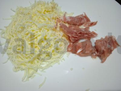 Kibinai su mieliniu tešla, mocarela ir rūkytos dešros Žingsnis 2