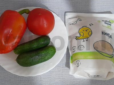 Daržovių salotas su krevetėmis ir kinoja Žingsnis 1