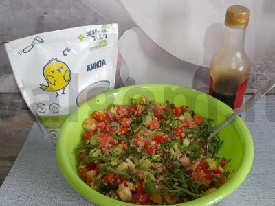 Daržovių salotas su krevetėmis ir kinoja Žingsnis 8