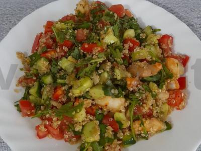 Daržovių salotas su krevetėmis ir kinoja pagrindine nuotrauka