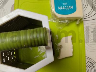 Bulvės oro grilyje su jautienos dešrelėmis ir maasdam sūriu Žingsnis 6