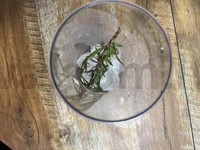 Namų ananasų limonadas su rozmarinu Žingsnis 1