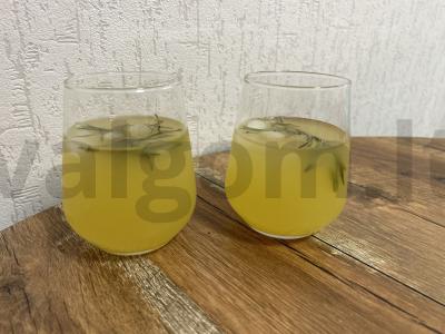 Namų ananasų limonadas su rozmarinu pagrindine nuotrauka