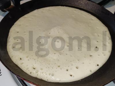 Beigluteniai blynai su sviestu Žingsnis 4