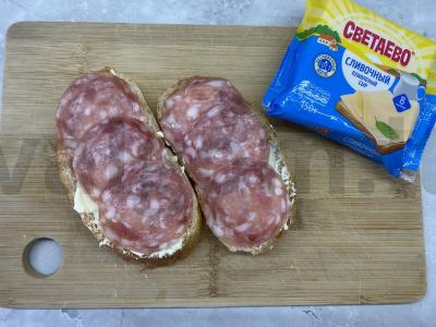 Karšti sumuštiniai su lydytu sūriu ir dešra Žingsnis 3