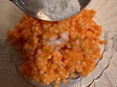 Namų sąlygomis paruošta silpnai sūdyta raudonos žuvies ikra Žingsnis 5