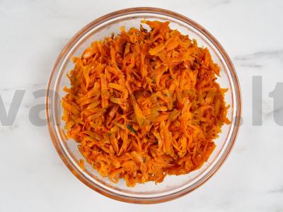 Morkų ritinys su kiaušiniu ir sūriu Žingsnis 3