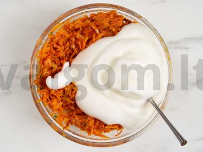 Morkų ritinys su kiaušiniu ir sūriu Žingsnis 6