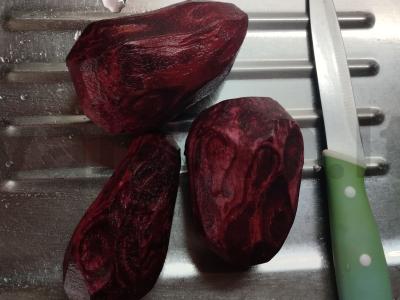 Burokėlių salotas su pomidorų pasta Žingsnis 1