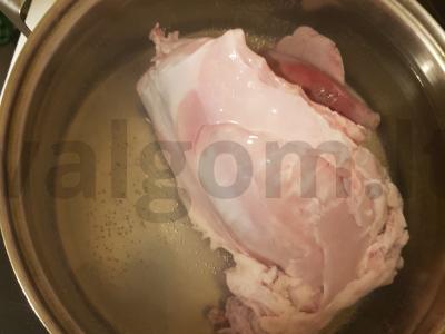 Sūrio sriuba su grybais ir triušiena Žingsnis 1