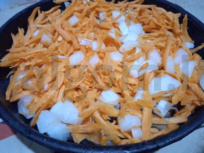 Pūgžlys, keptas su pievagrybiais ir daržovėmis Žingsnis 3