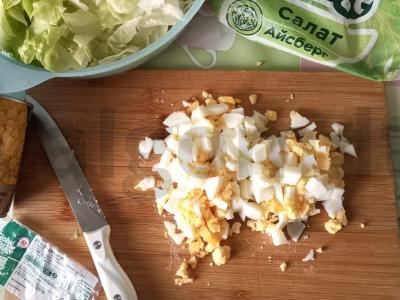 Salotos su konservuotu tunu Žingsnis 3