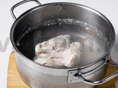 Salotas „Sniego pusnys“ su vištienos krūtinėle Žingsnis 3