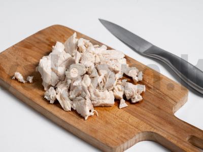 Salotas „Sniego pusnys“ su vištienos krūtinėle Žingsnis 4