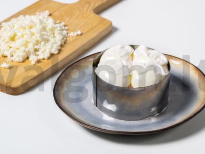 Salotas „Sniego pusnys“ su vištienos krūtinėle Žingsnis 14